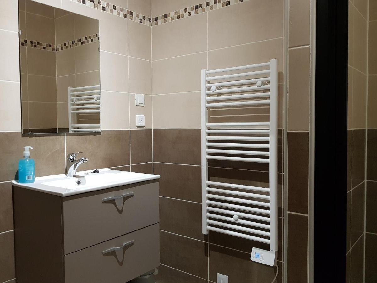 Domaine De Pelouaille - Chambre D'Hotes Saint-Jean-dʼAngély Eksteriør bilde