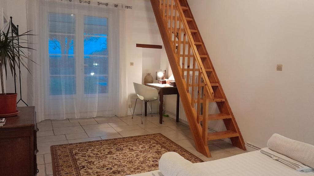 Domaine De Pelouaille - Chambre D'Hotes Saint-Jean-dʼAngély Eksteriør bilde